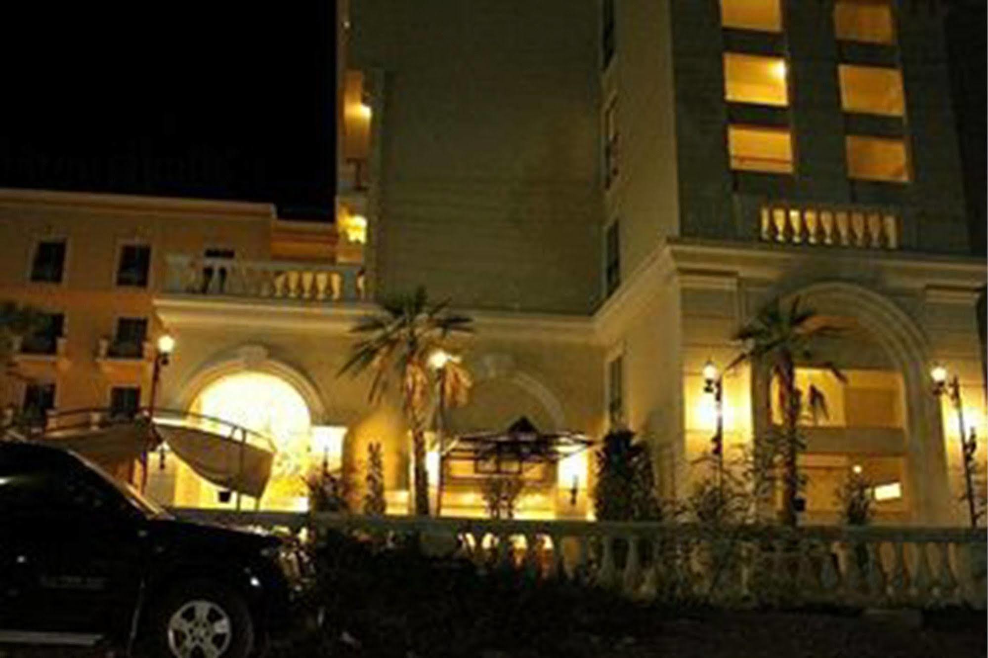 Rafael Hotel And Mansion Bangkok - Sha Extra Plus Certified Экстерьер фото